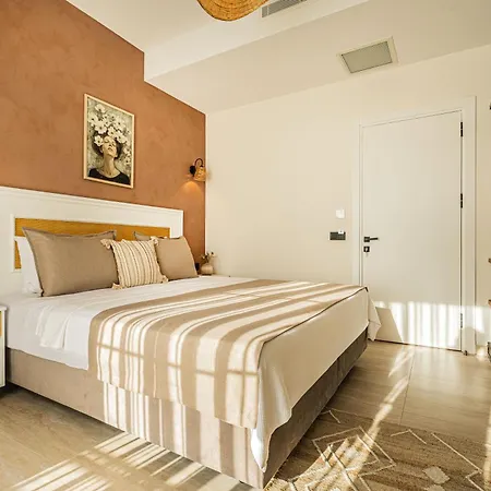 Lyse Juelide * Çeşme