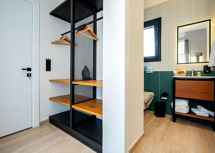 Lyse Juelide מלון *