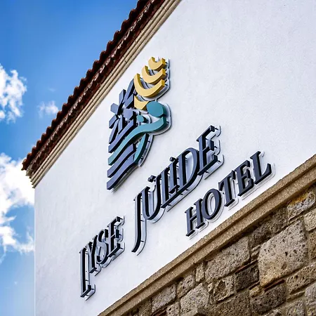 Lyse Juelide Hotel Çeşme