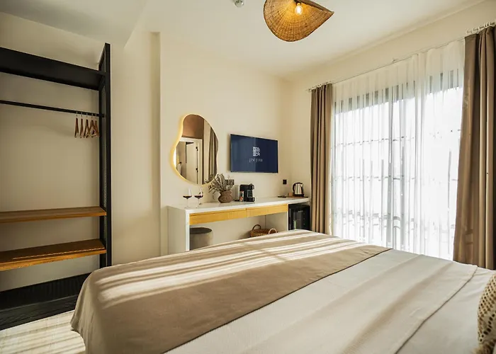 Lyse Juelide Hotel Çeşme